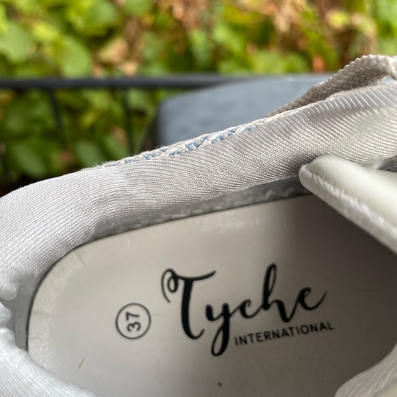 Tyche Platform sneakers, great back-to-school shoes for girls/ladies size US 7 - Picture 7 of 7